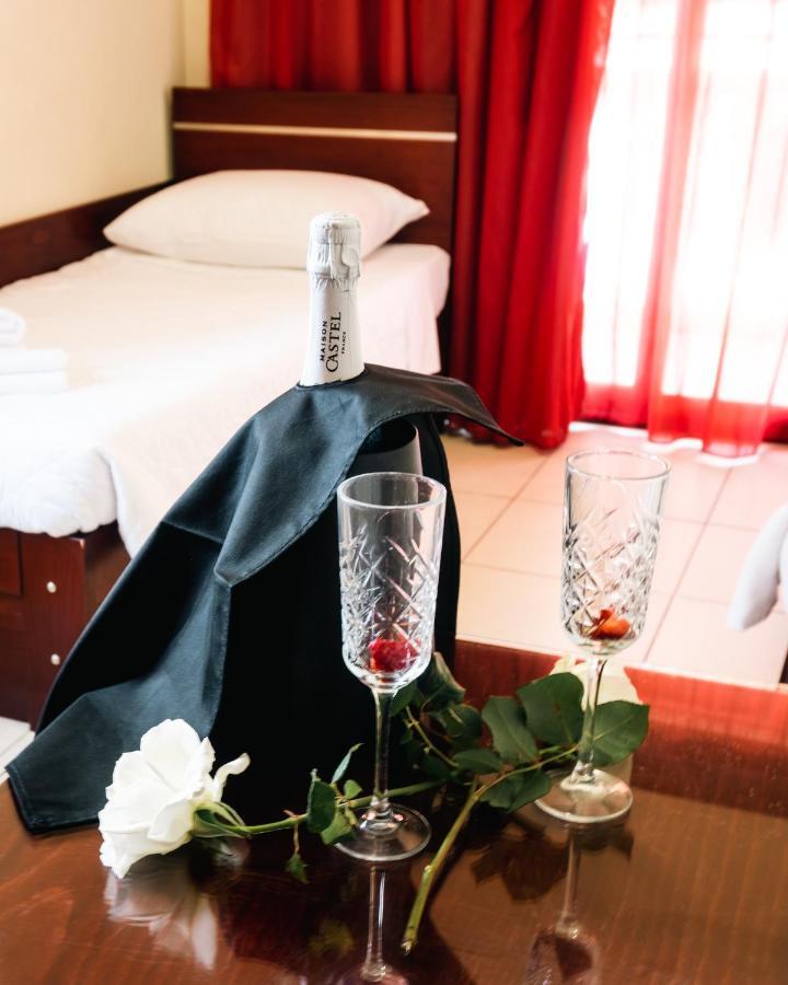 Canadian Hotel Laganas Luaran gambar