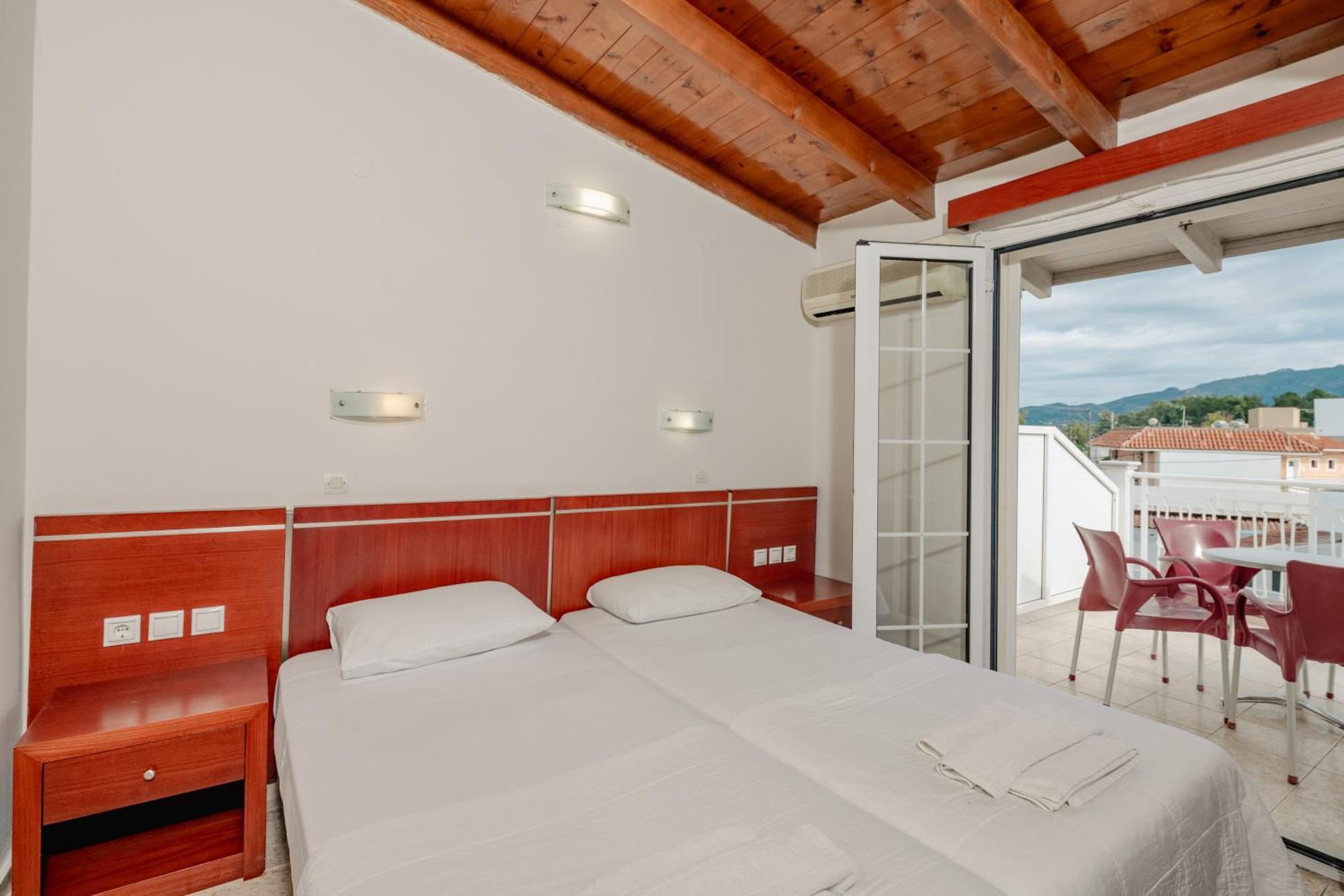 Canadian Hotel Laganas Luaran gambar