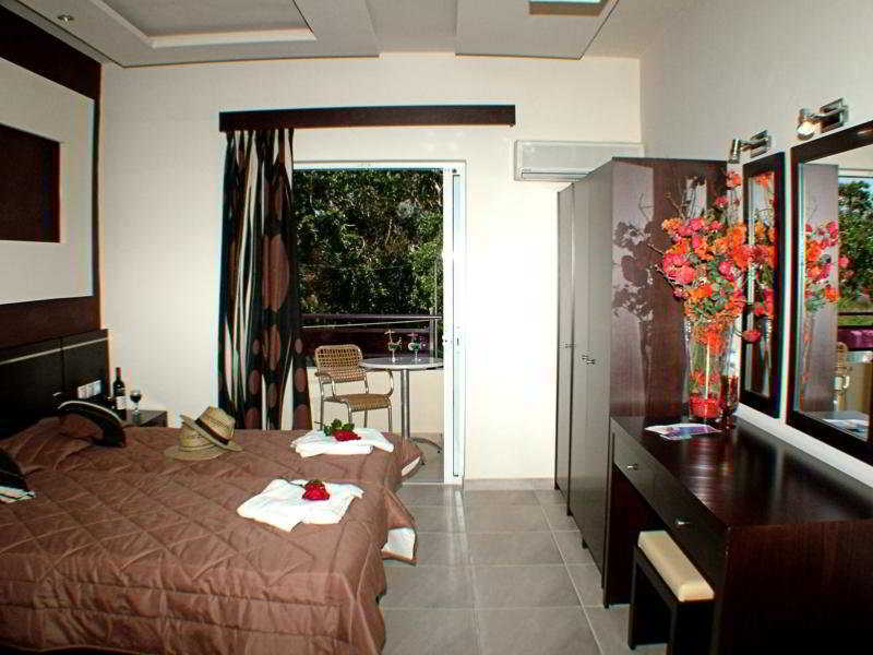 Canadian Hotel Laganas Luaran gambar