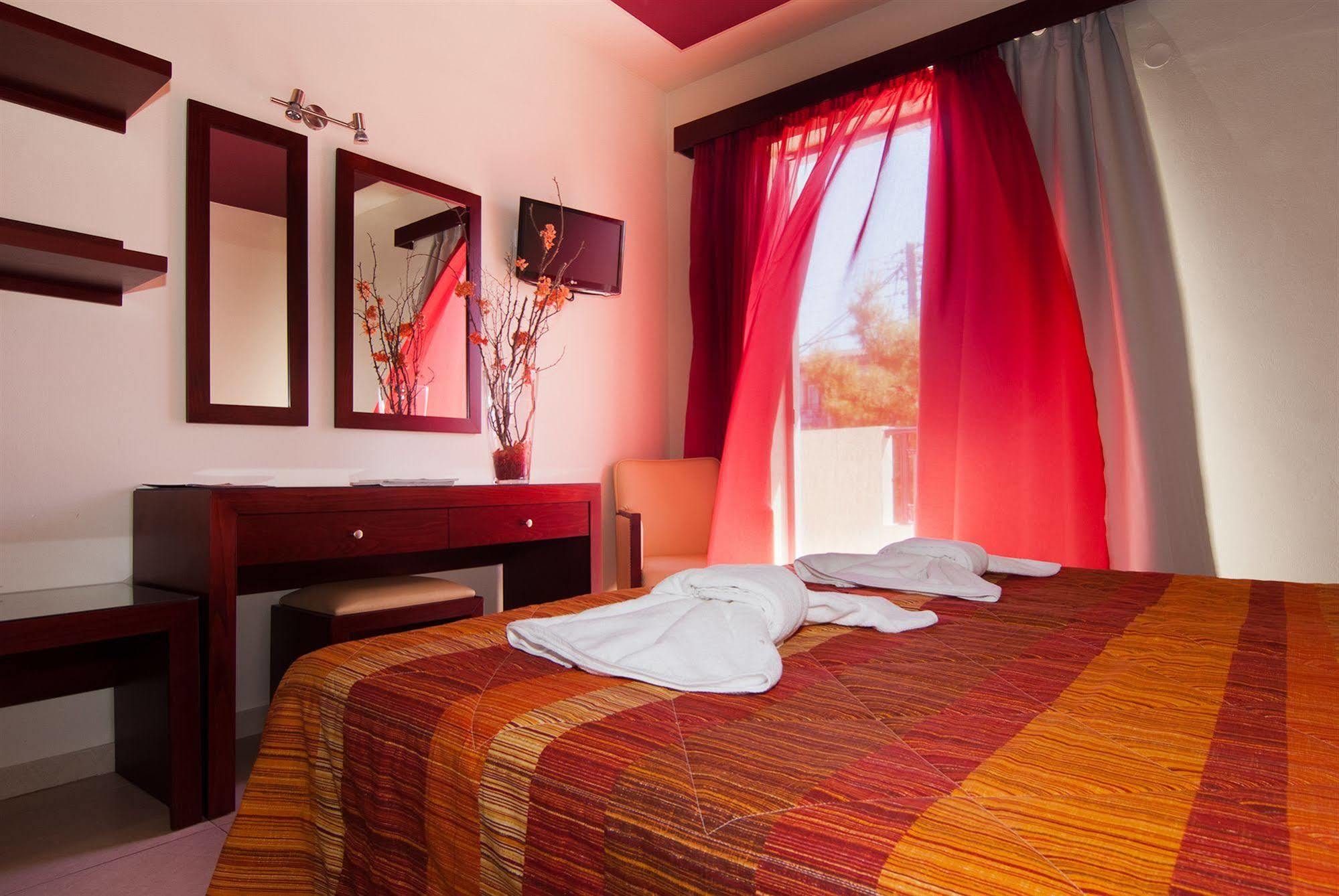 Canadian Hotel Laganas Luaran gambar